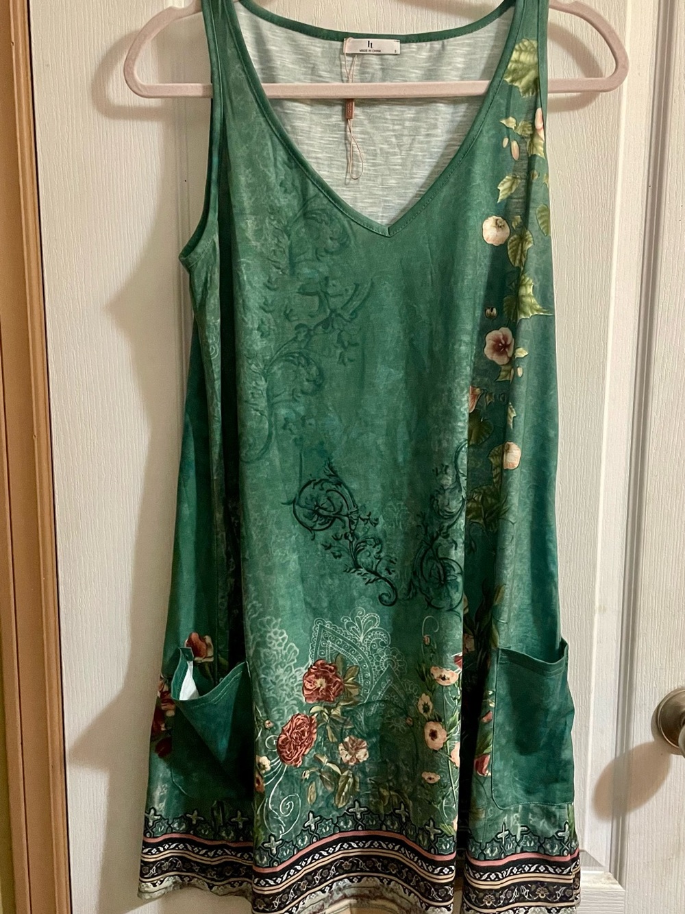 2/$10 or 3/$12, Green Floral V-Neck Sleeveless Dress